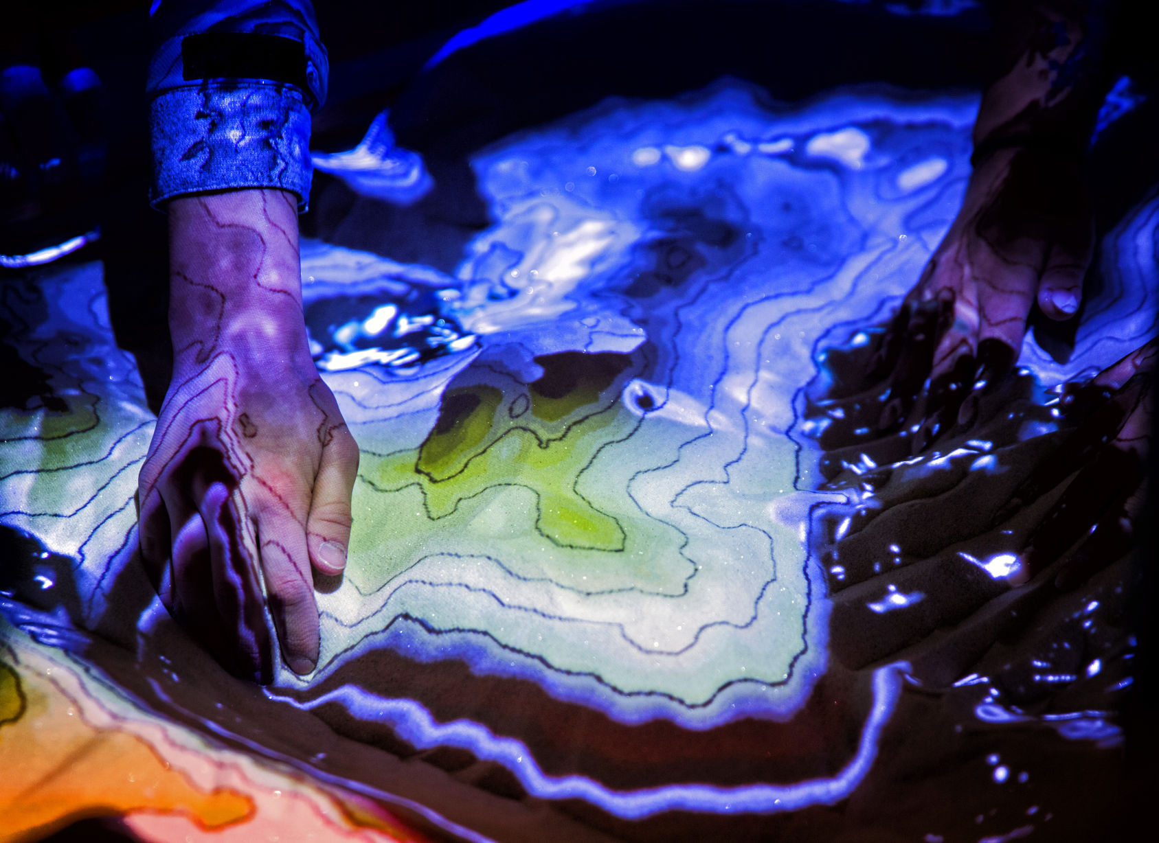 Augmented reality sandbox
